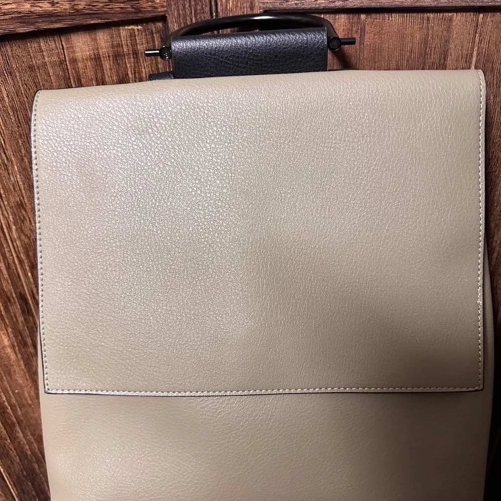 Backpack - Picture 10 of 13